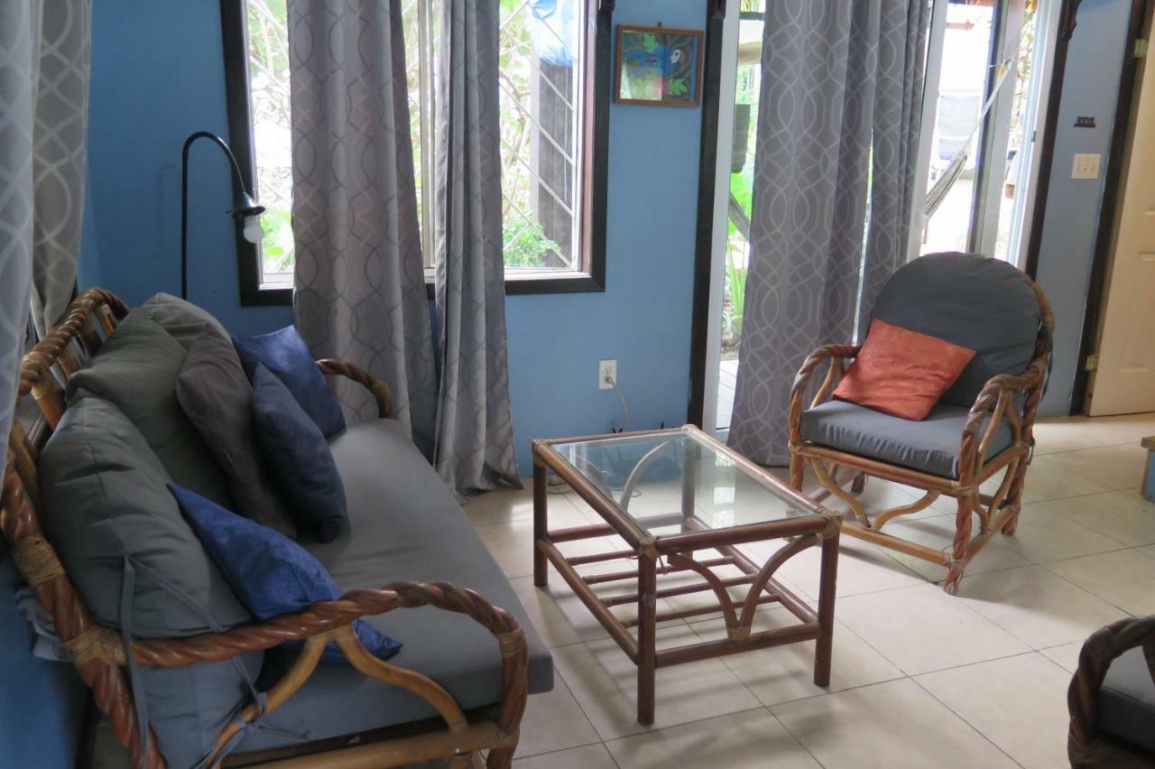 Roatan Backpackers' Hostel Sandy Bay Εξωτερικό φωτογραφία